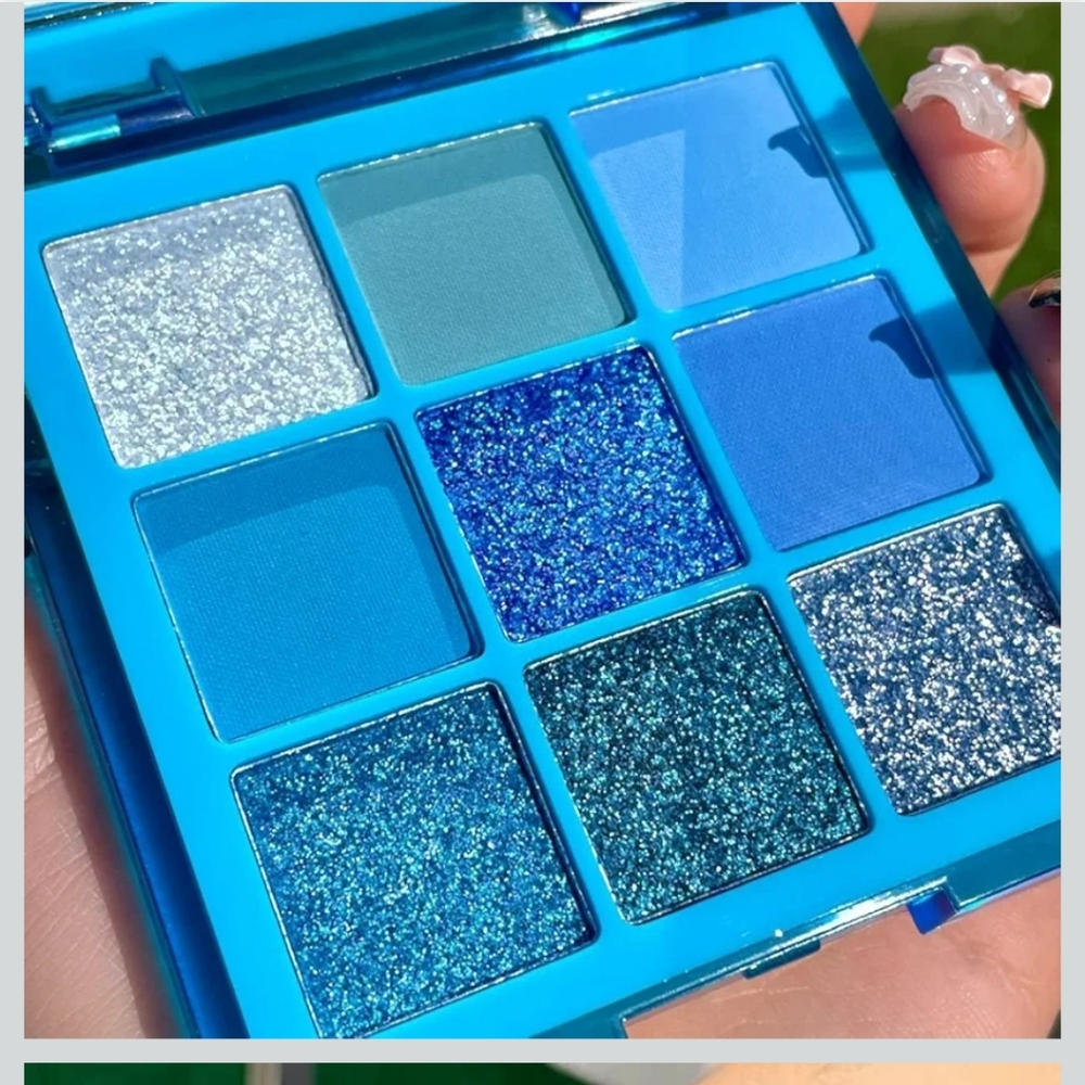 MAEPEOR Klein Blue Eyeshadow Palette 9 Colors